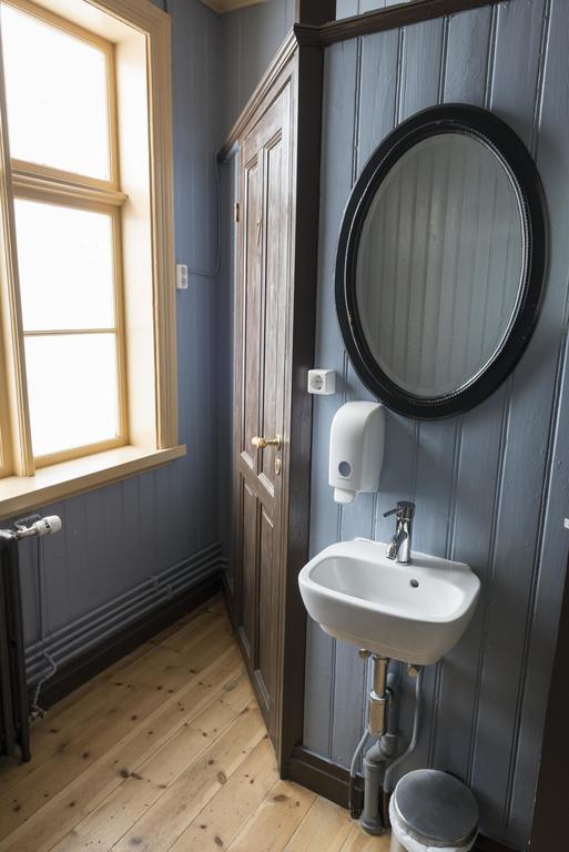 Einarshusid Guesthouse Bolungarvik Ngoại thất bức ảnh