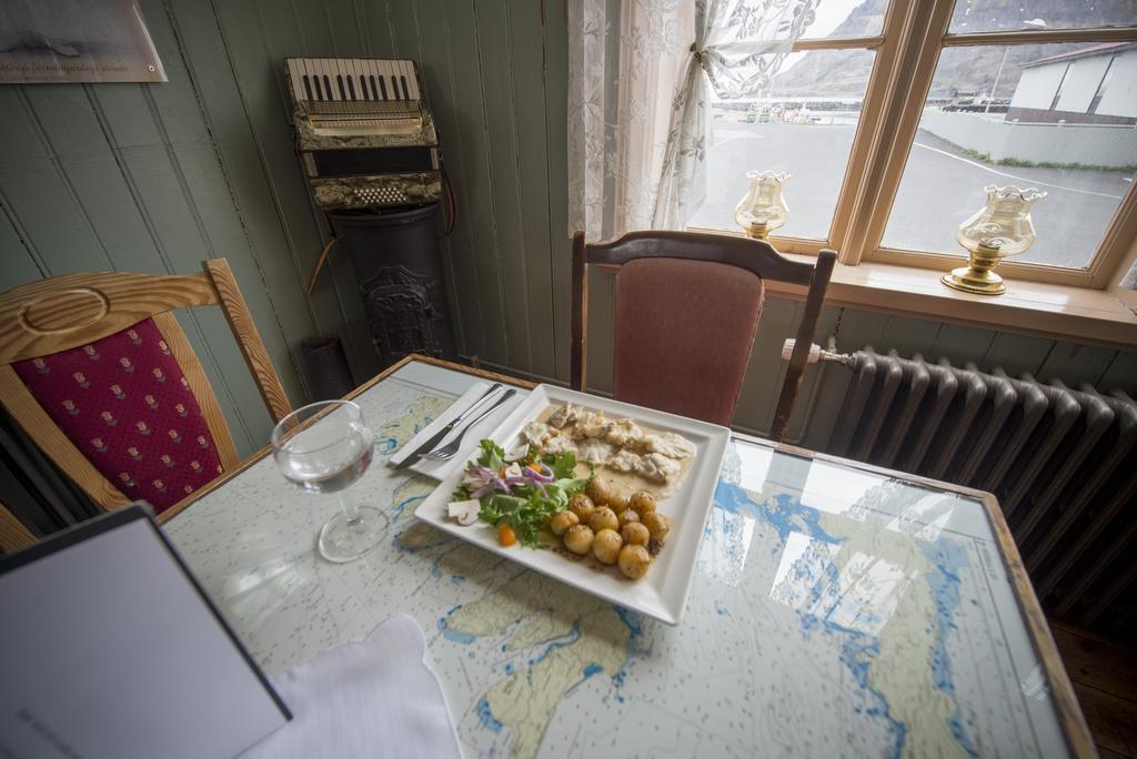 Einarshusid Guesthouse Bolungarvik Ngoại thất bức ảnh