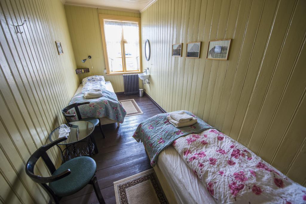 Einarshusid Guesthouse Bolungarvik Ngoại thất bức ảnh